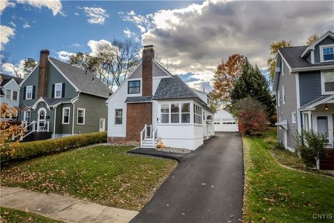 58 Ballantyne Brae Utica NY 13501