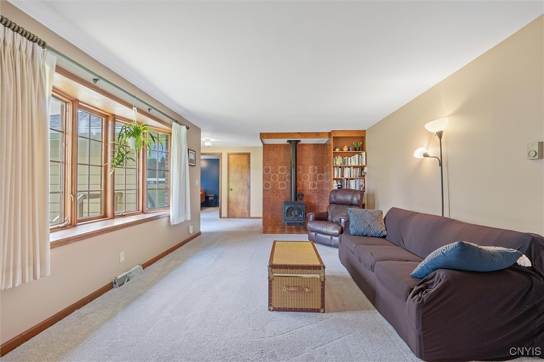 6589 Winchell Road, Camillus, New York image 29