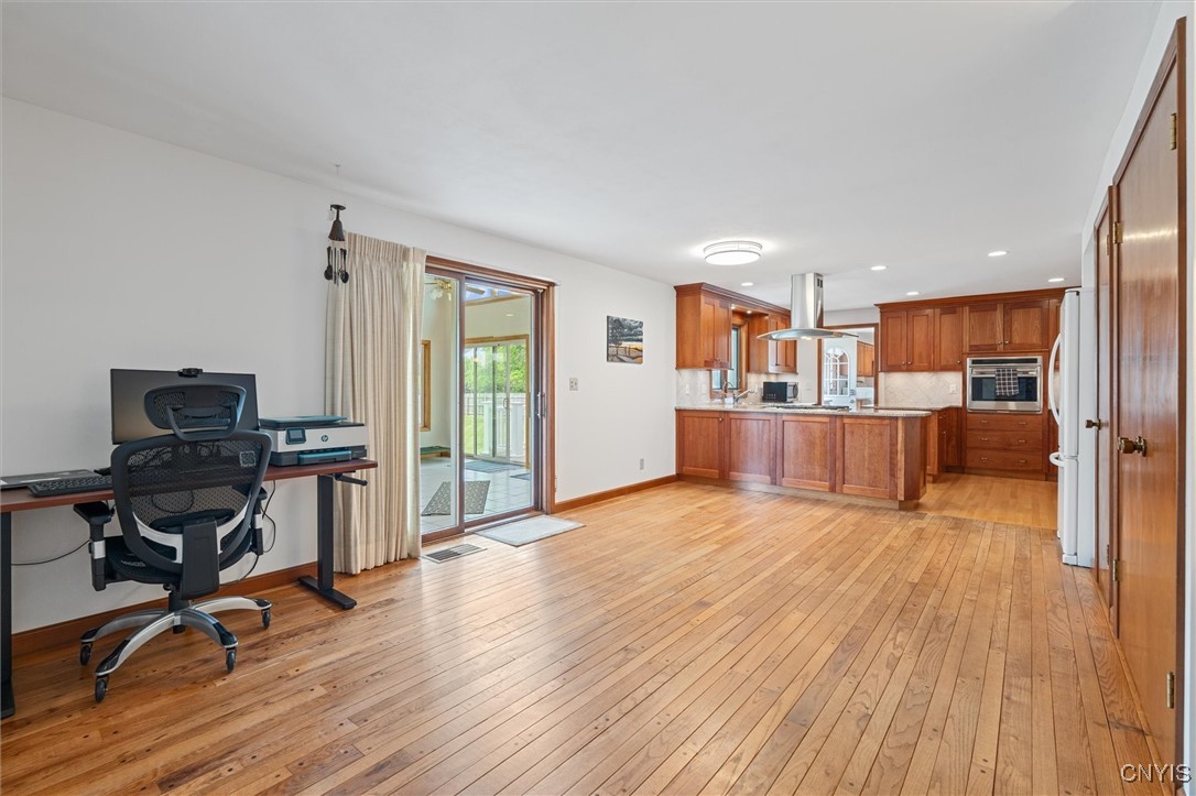 6589 Winchell Road, Camillus, New York image 16