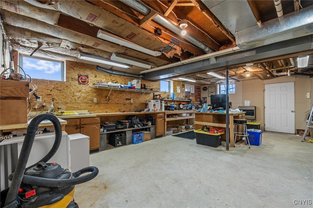 6589 Winchell Road, Camillus, New York image 33