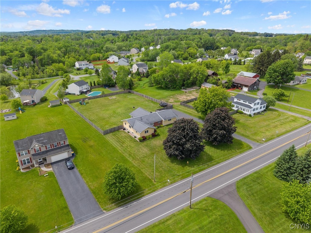6589 Winchell Road, Camillus, New York image 5