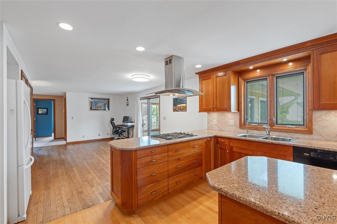 6589 Winchell Road, Camillus, New York image 15