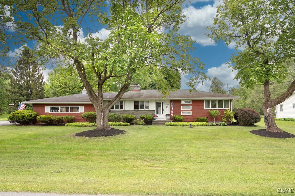 7958 Vernon Road, Cicero, New York image 1