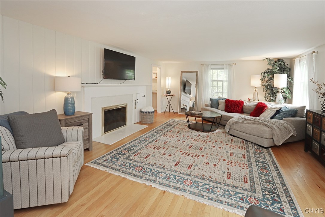 7643 Somerset Lane, Manlius, New York image 4