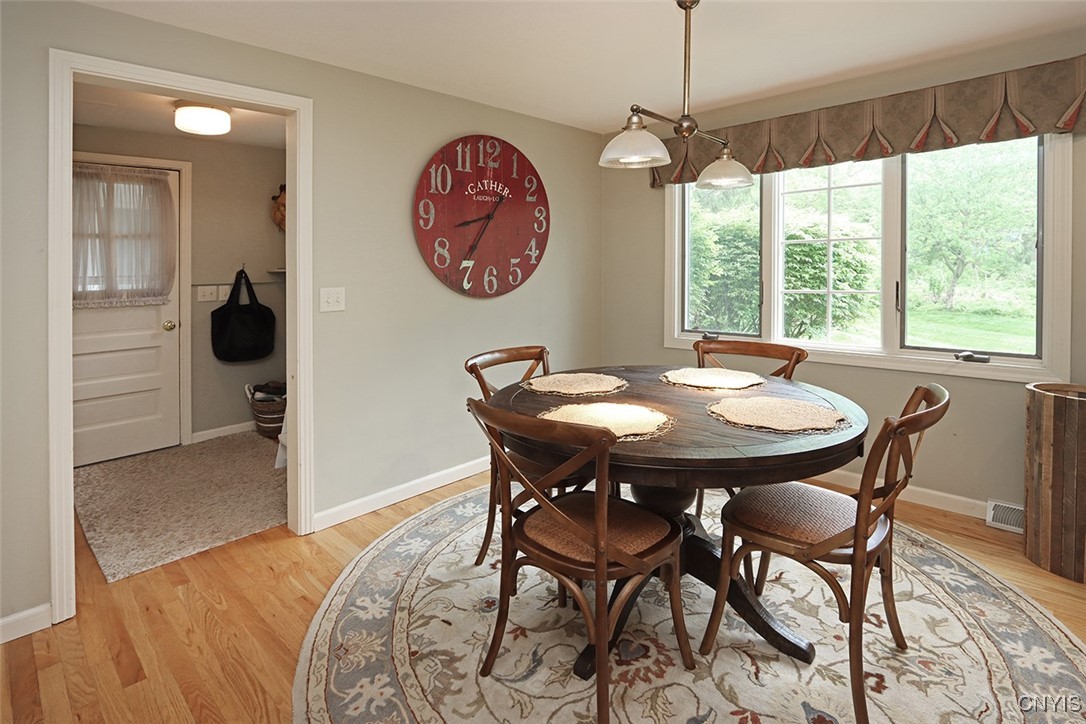 7643 Somerset Lane, Manlius, New York image 17