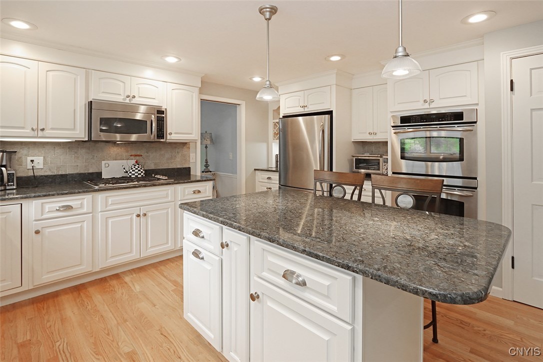 7643 Somerset Lane, Manlius, New York image 15