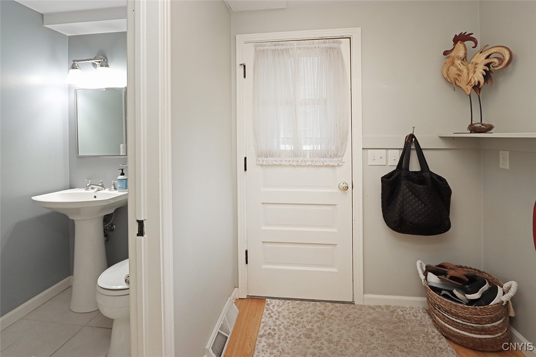 7643 Somerset Lane, Manlius, New York image 23
