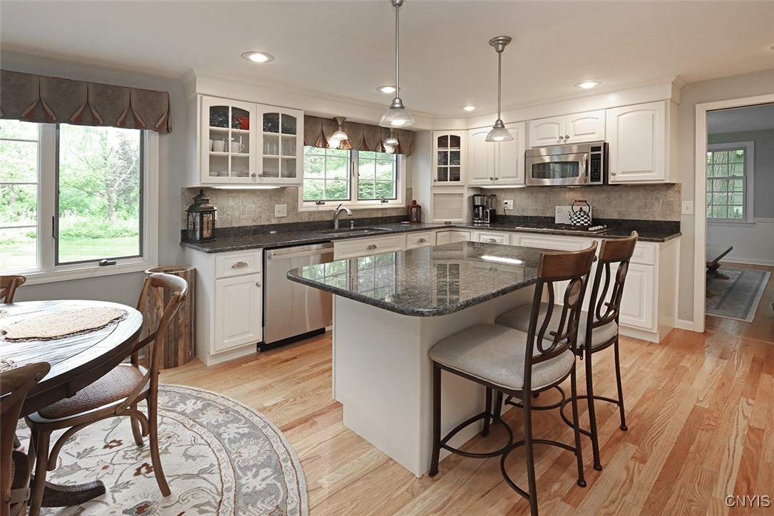 7643 Somerset Lane, Manlius, New York image 13