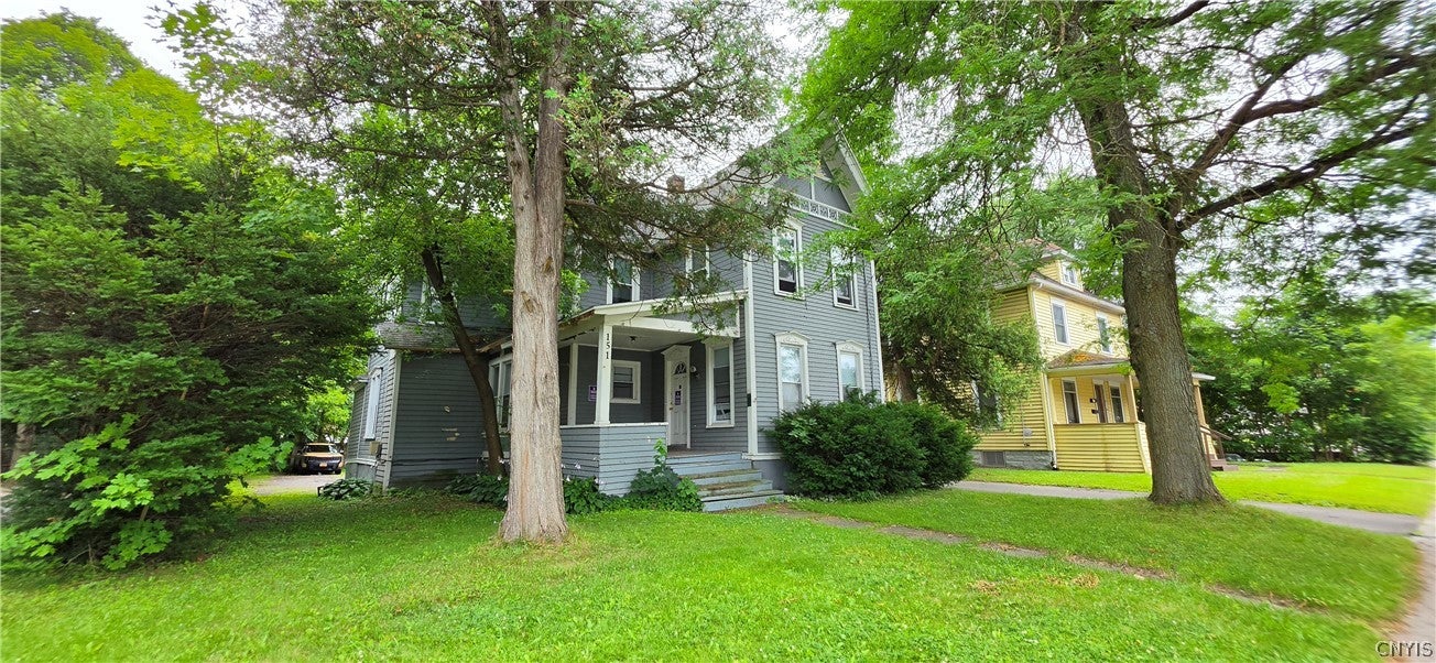 151 Tompkins Street