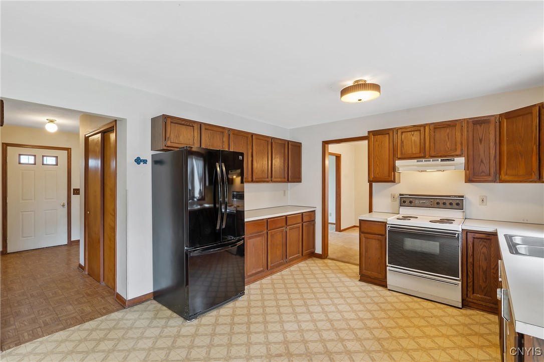 9478 Hawkeye Drive, Cicero, New York image 5