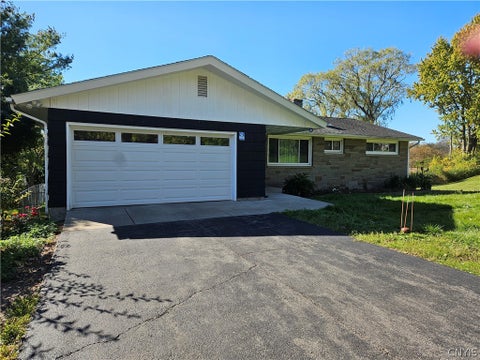 Photo of 1540 Salt Springs Road, Syracuse, NY 13214 (MLS # S1724130)