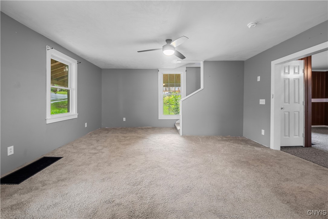 32 S Hamilton Street, Elbridge, New York image 4