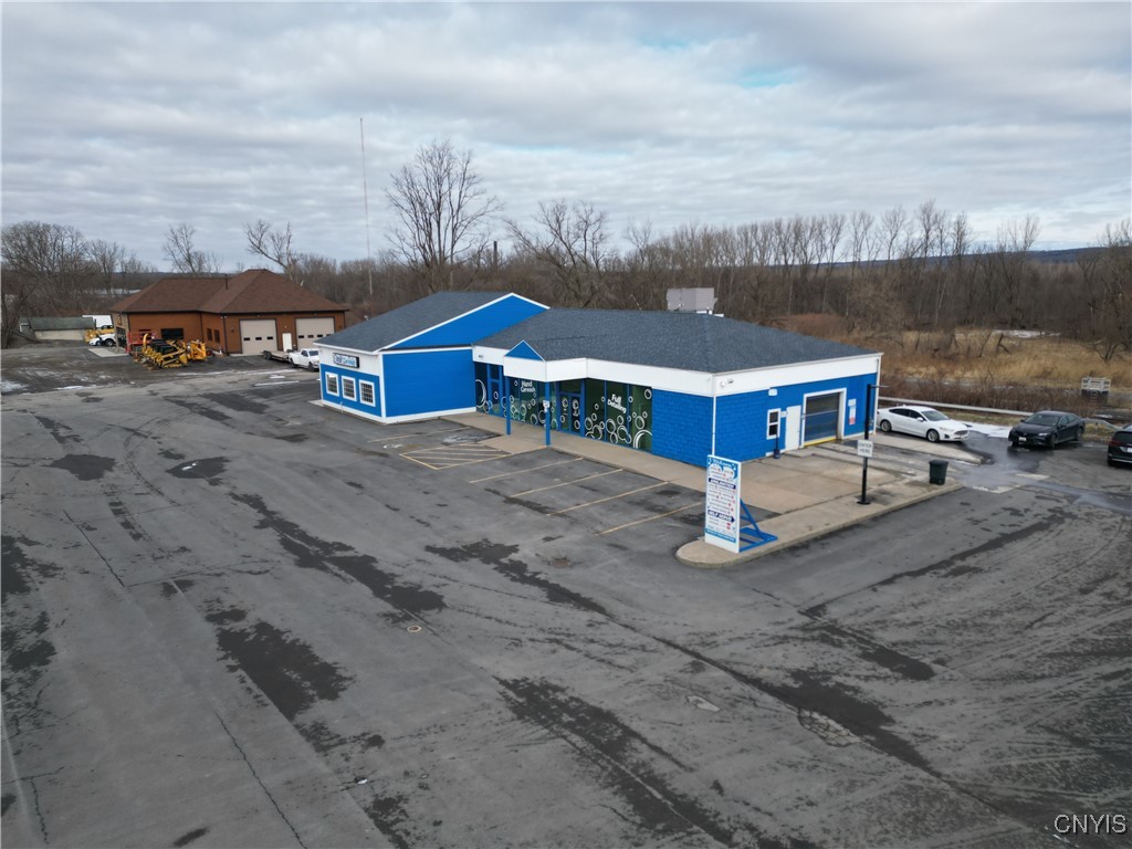 1700 Oriskany Street W