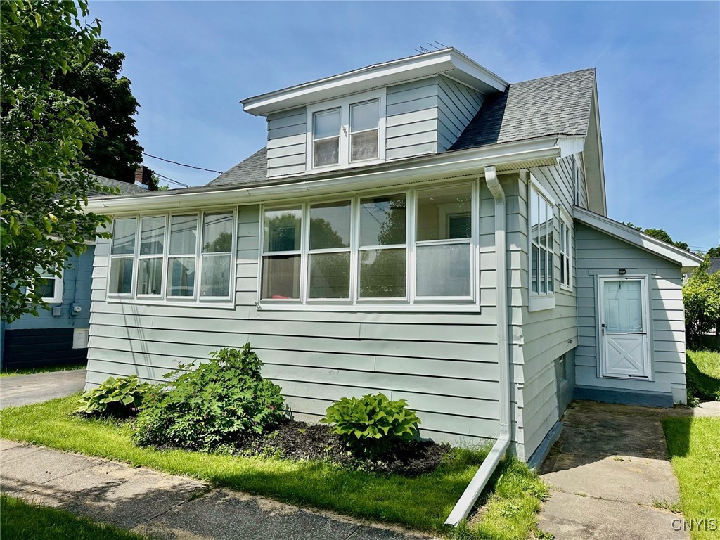 131 Hazelhurst Avenue, Syracuse, New York image 1