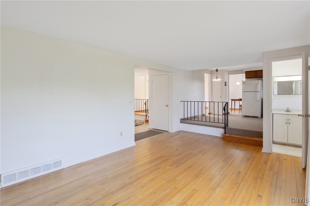 5373 Catalina Circle, Clay, New York image 19