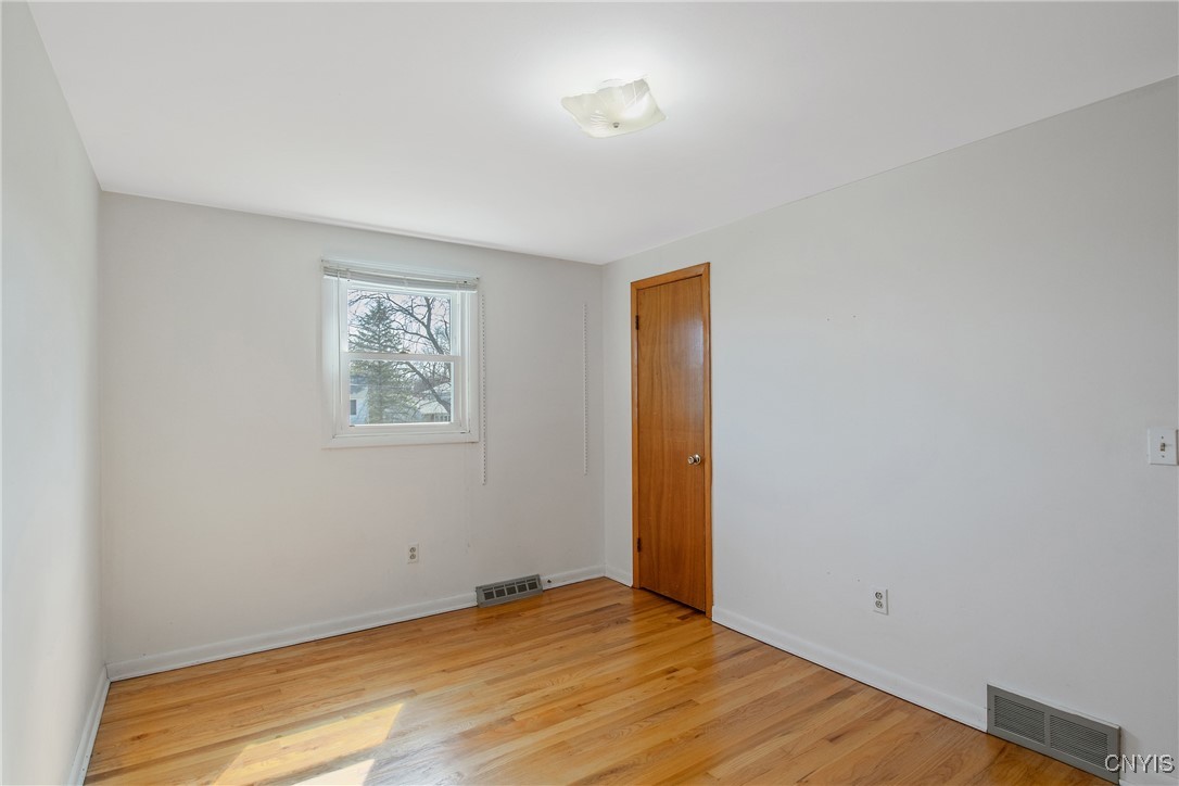 5373 Catalina Circle, Clay, New York image 24