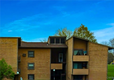 Photo for 558 Village Boulevard N