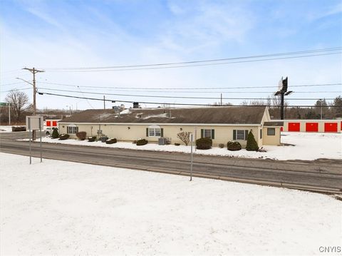 Photo of 2427 Chenango Road, Utica, NY 13502 (MLS # S1660601)