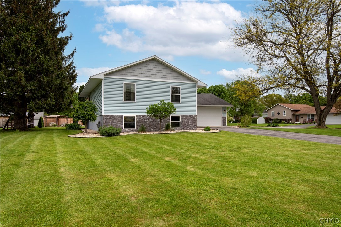 6421 Edgewood Drive