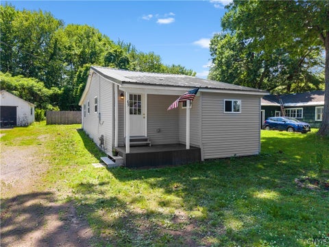 Homes For Sale - 69 Larned Road<br/> Schroeppel, NY 13132