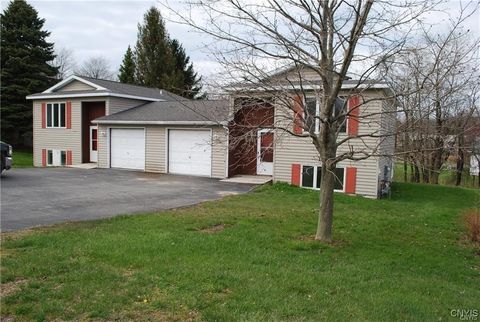 Photo of 59 Skyline Drive #B, Scriba, NY 13126 (MLS # S1654906)