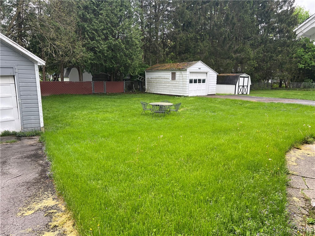 206 Searlwyn Road, Syracuse, New York image 35