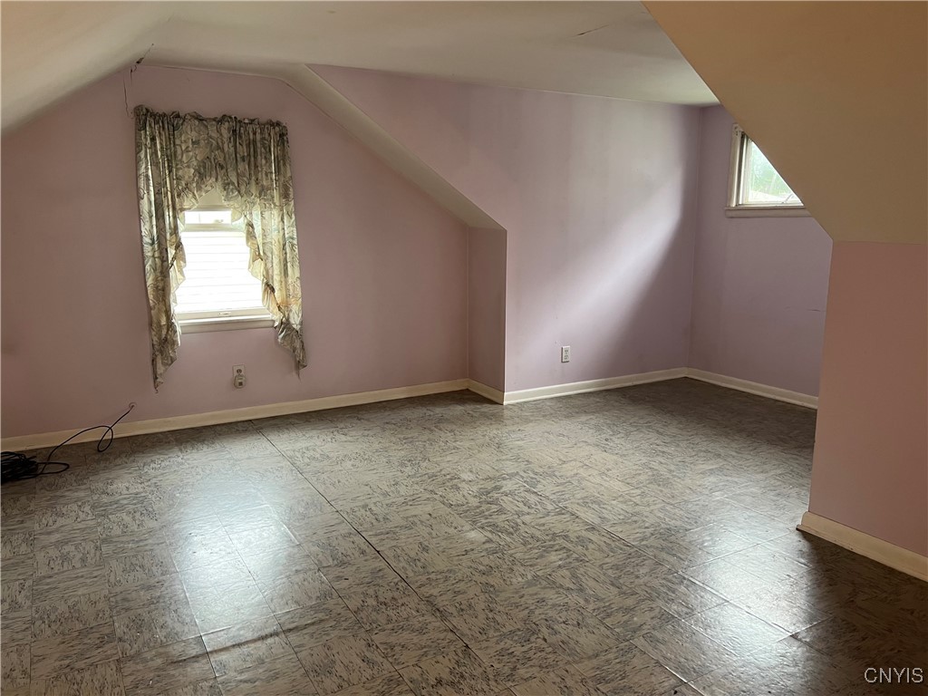 206 Searlwyn Road, Syracuse, New York image 23