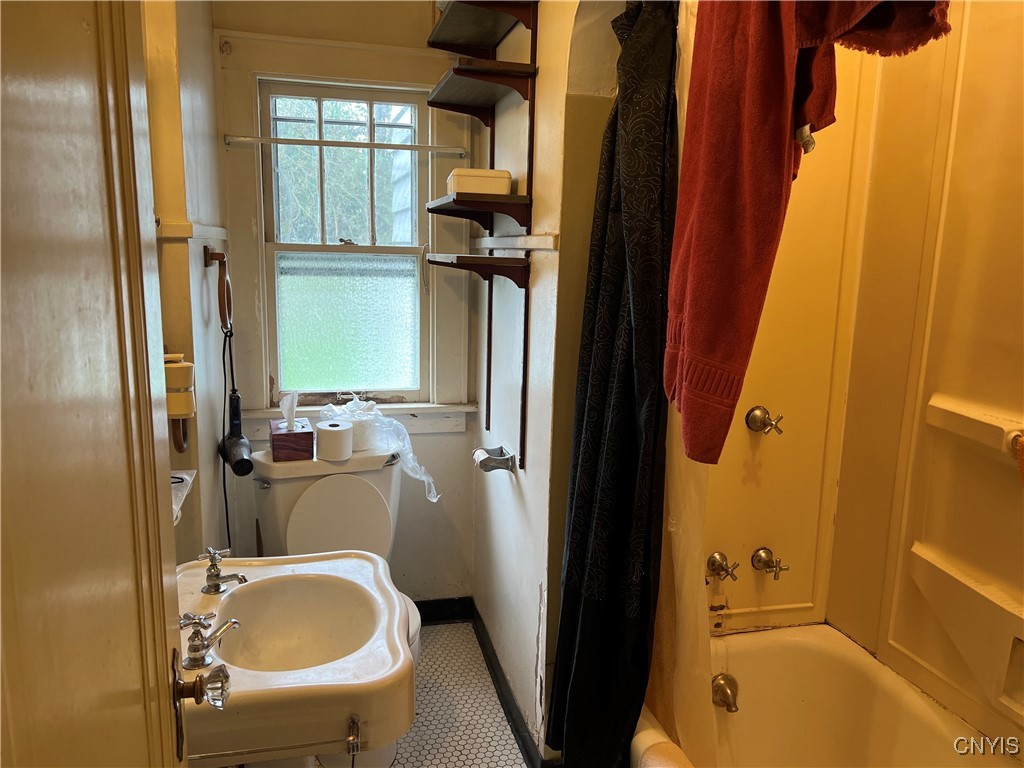 206 Searlwyn Road, Syracuse, New York image 10