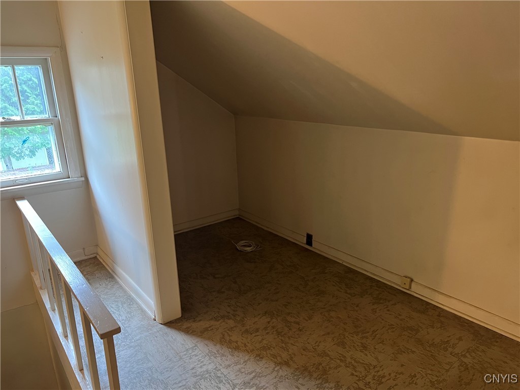206 Searlwyn Road, Syracuse, New York image 19