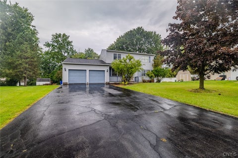 Homes For Sale - 7679 Glenview Drive<br/> Cicero, NY 13212