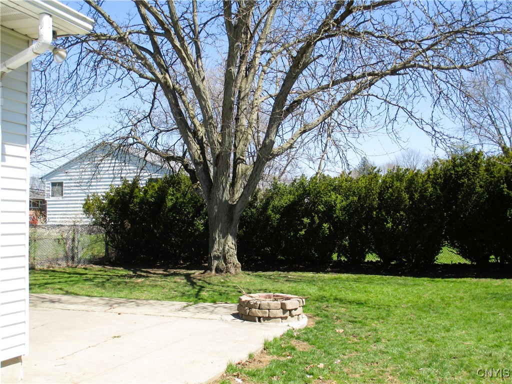 101 Ravenswood Drive, Clay, New York image 31