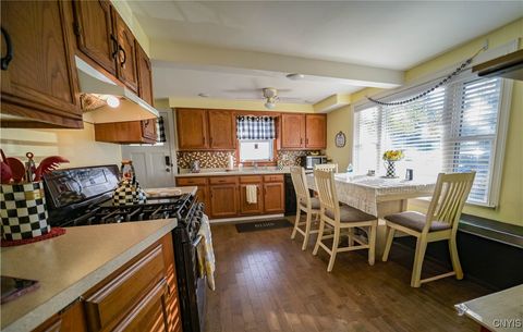 Tiny photo for 91 Oxford Road, New Hartford, NY 13413 (MLS # S1648634)