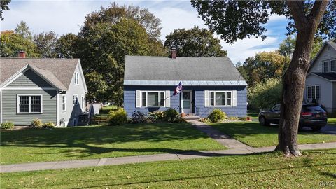 Tiny photo for 91 Oxford Road, New Hartford, NY 13413 (MLS # S1648634)