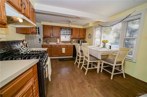 Tiny photo for 91 Oxford Road, New Hartford, NY 13413 (MLS # S1648634)