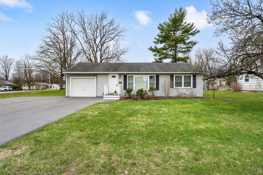 4871 Middle Settlement Road, New Hartford, New York image 2