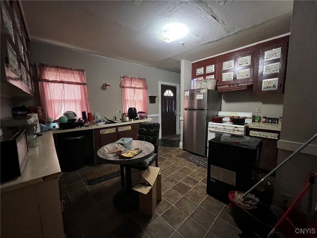 1332 W Colvin Street, Syracuse, New York image 24