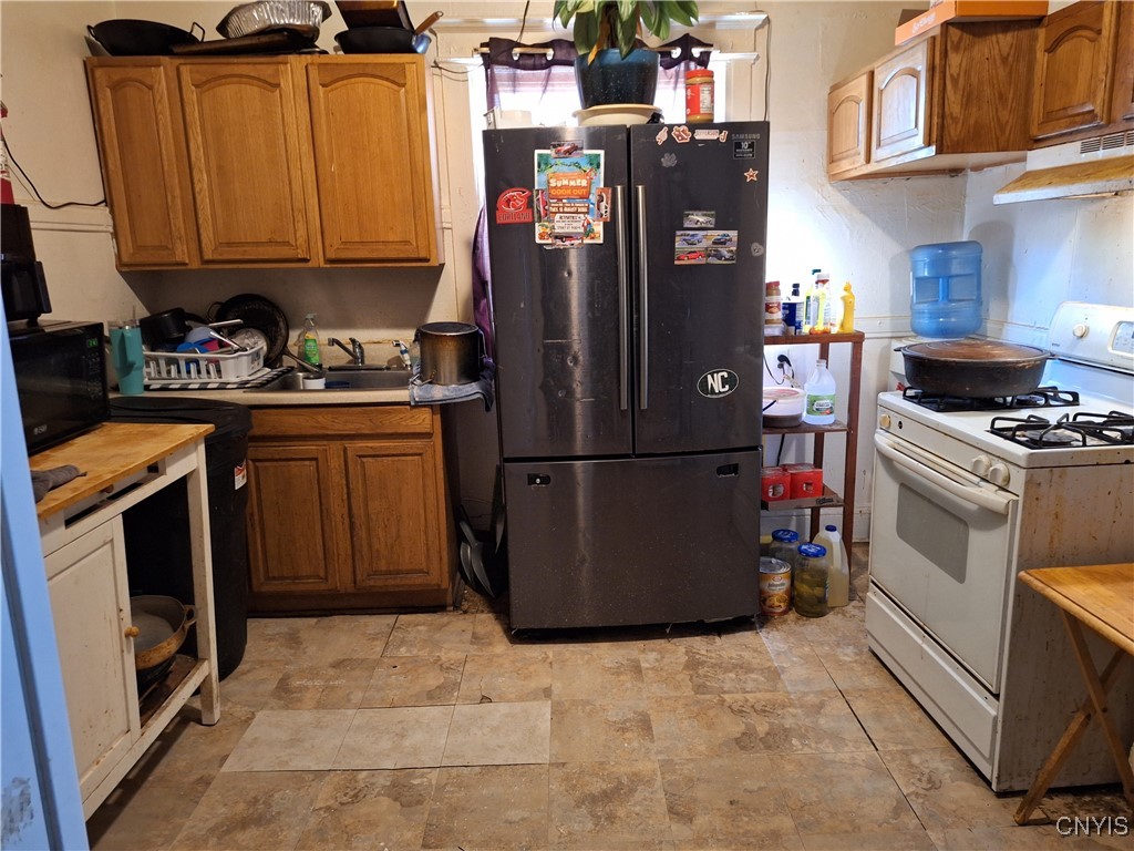 183 W Ostrander Avenue