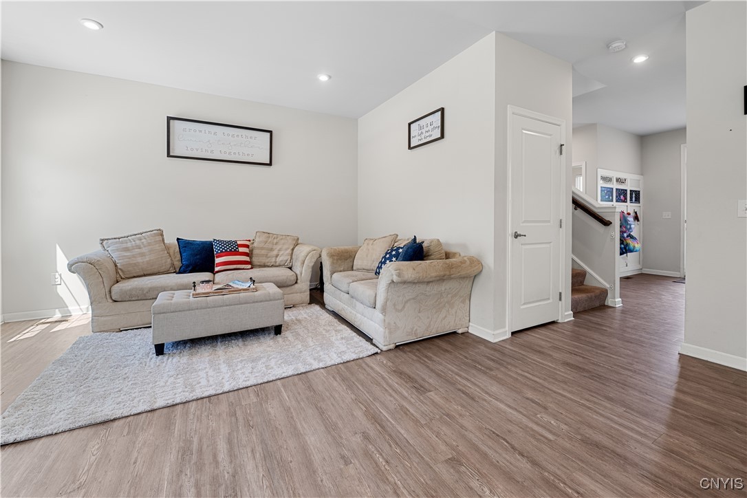 8637 Cobalt Drive, Cicero, New York image 13