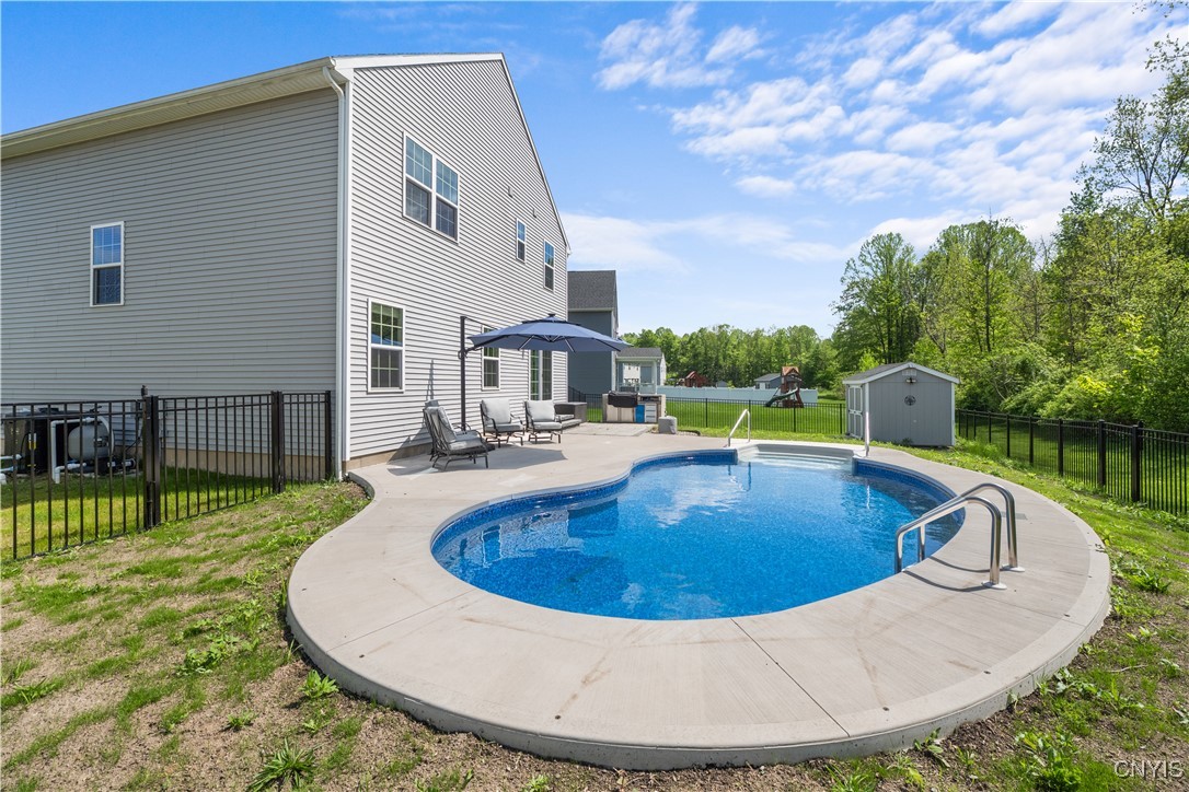 8637 Cobalt Drive, Cicero, New York image 39