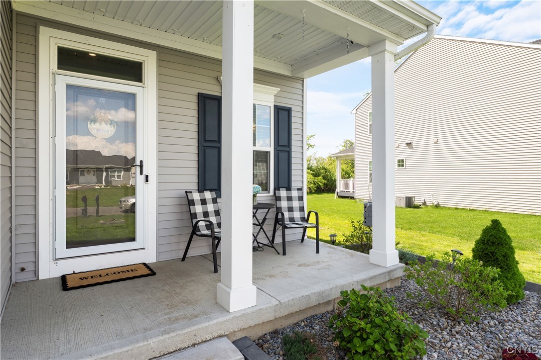 8637 Cobalt Drive, Cicero, New York image 6