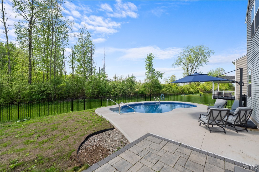 8637 Cobalt Drive, Cicero, New York image 41