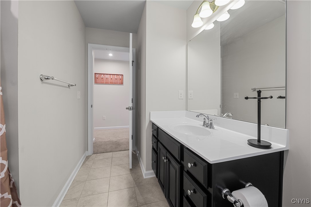 8637 Cobalt Drive, Cicero, New York image 35