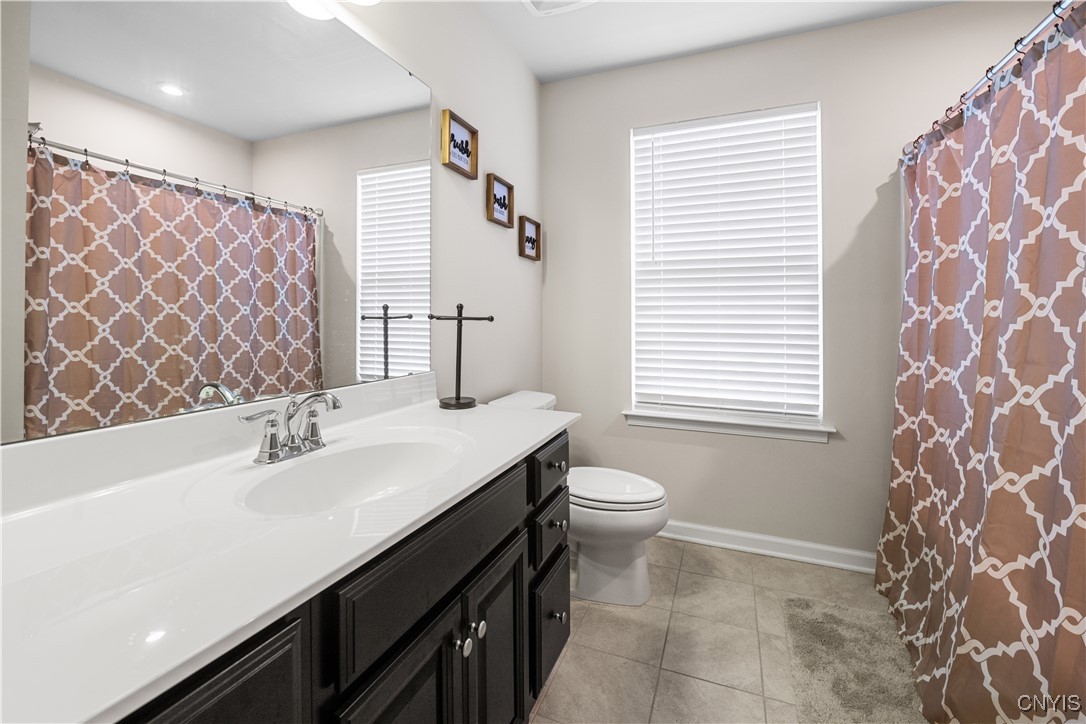 8637 Cobalt Drive, Cicero, New York image 34