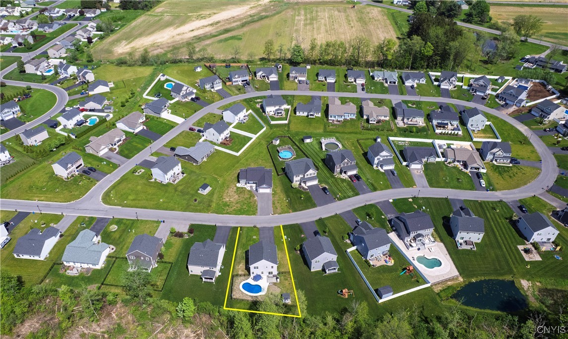 8637 Cobalt Drive, Cicero, New York image 45