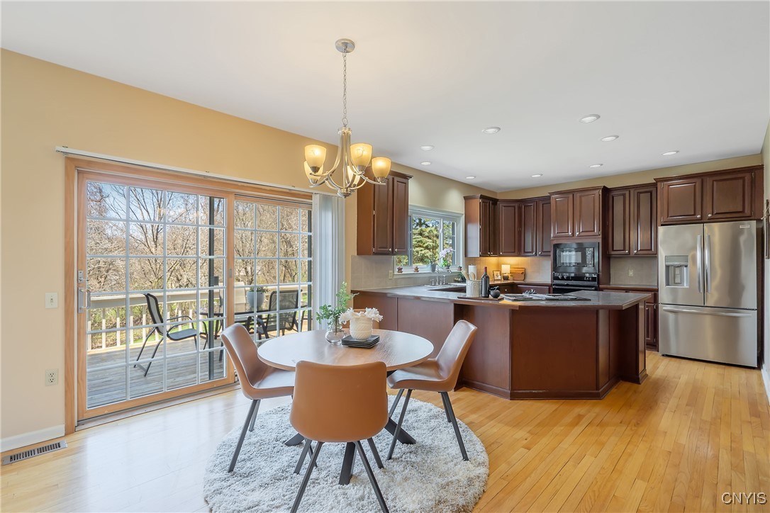 8353 Glen Eagle Drive, Manlius, New York image 16
