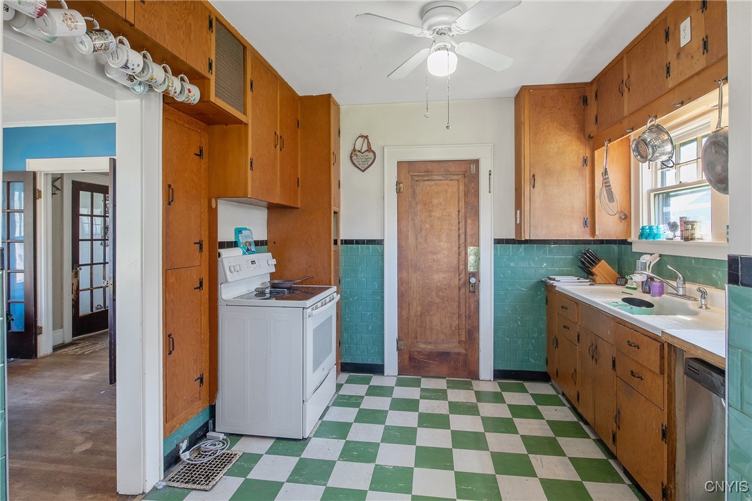 928 Velasko Road, Syracuse, New York image 16