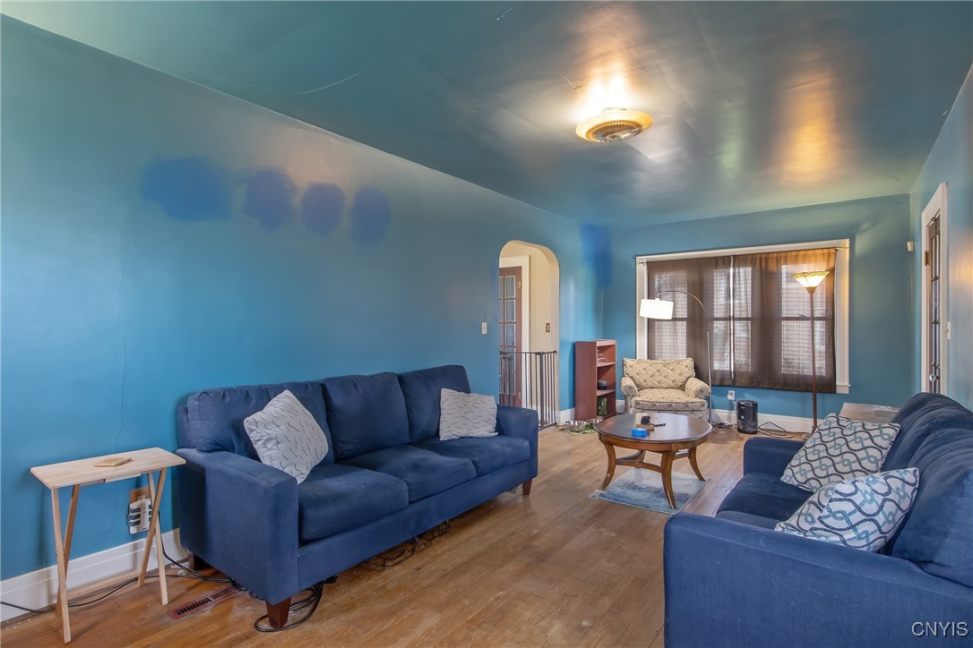 928 Velasko Road, Syracuse, New York image 9