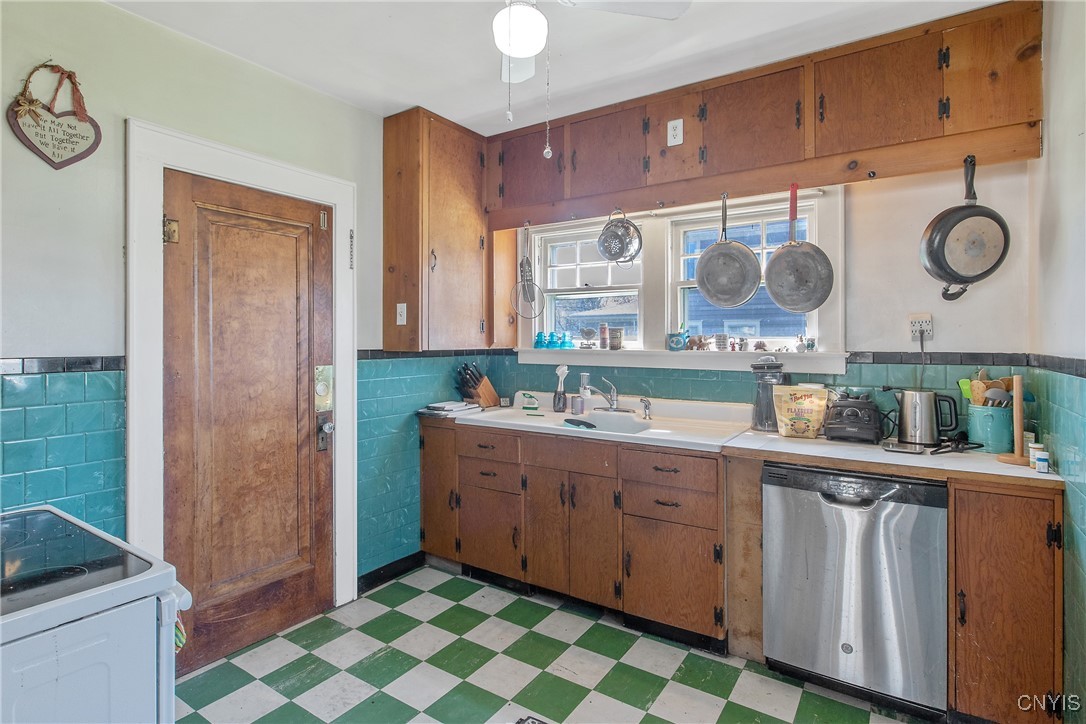 928 Velasko Road, Syracuse, New York image 13