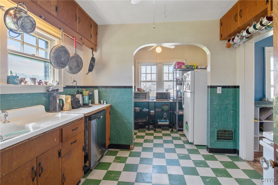 928 Velasko Road, Syracuse, New York image 17