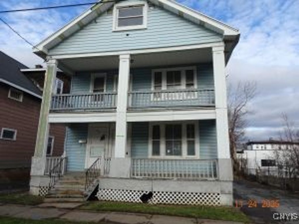 Photo of 806 WAVERLY Place, Utica, NY 13502 (MLS # S1652771)